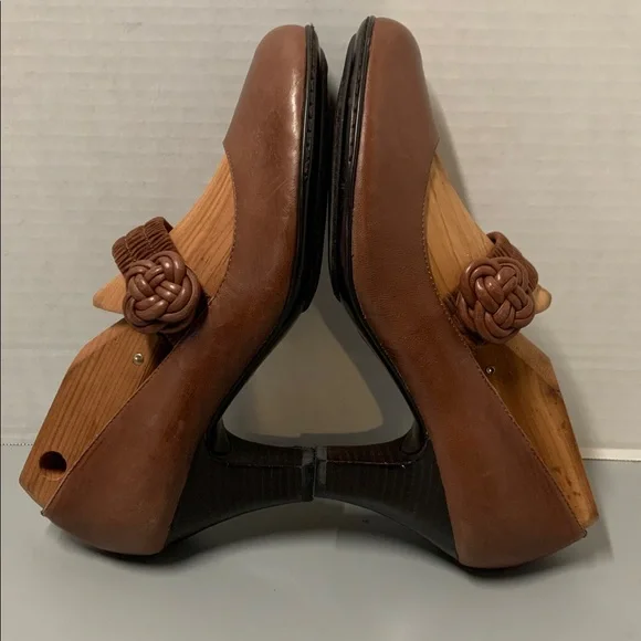 Sofft Brown Women's Heels with Braided Detail Size 10 - Picture 5 of 9